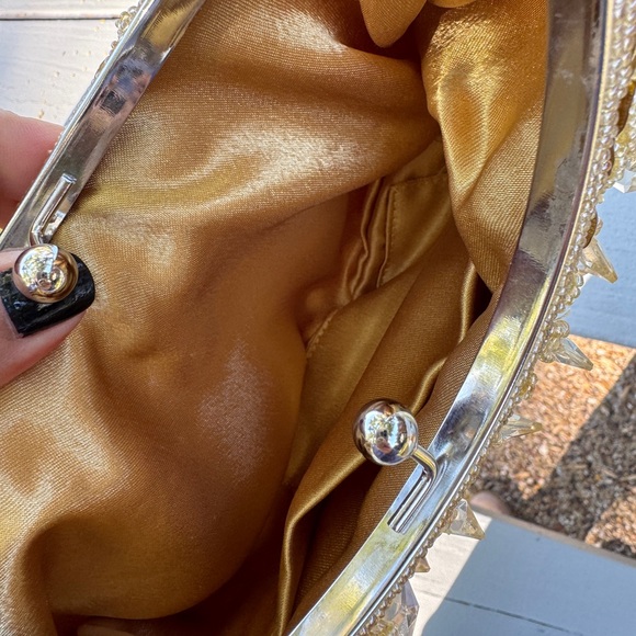 Elegant Gold Beaded & Sequin Evening Bag – Glamorous Ring Handle Purse - Picture 4 of 8